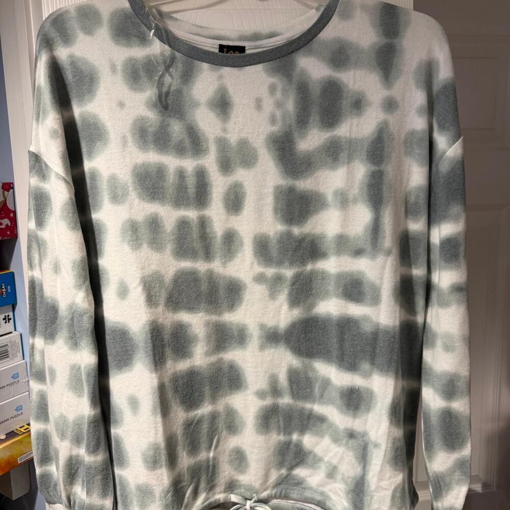 Women’s sweater